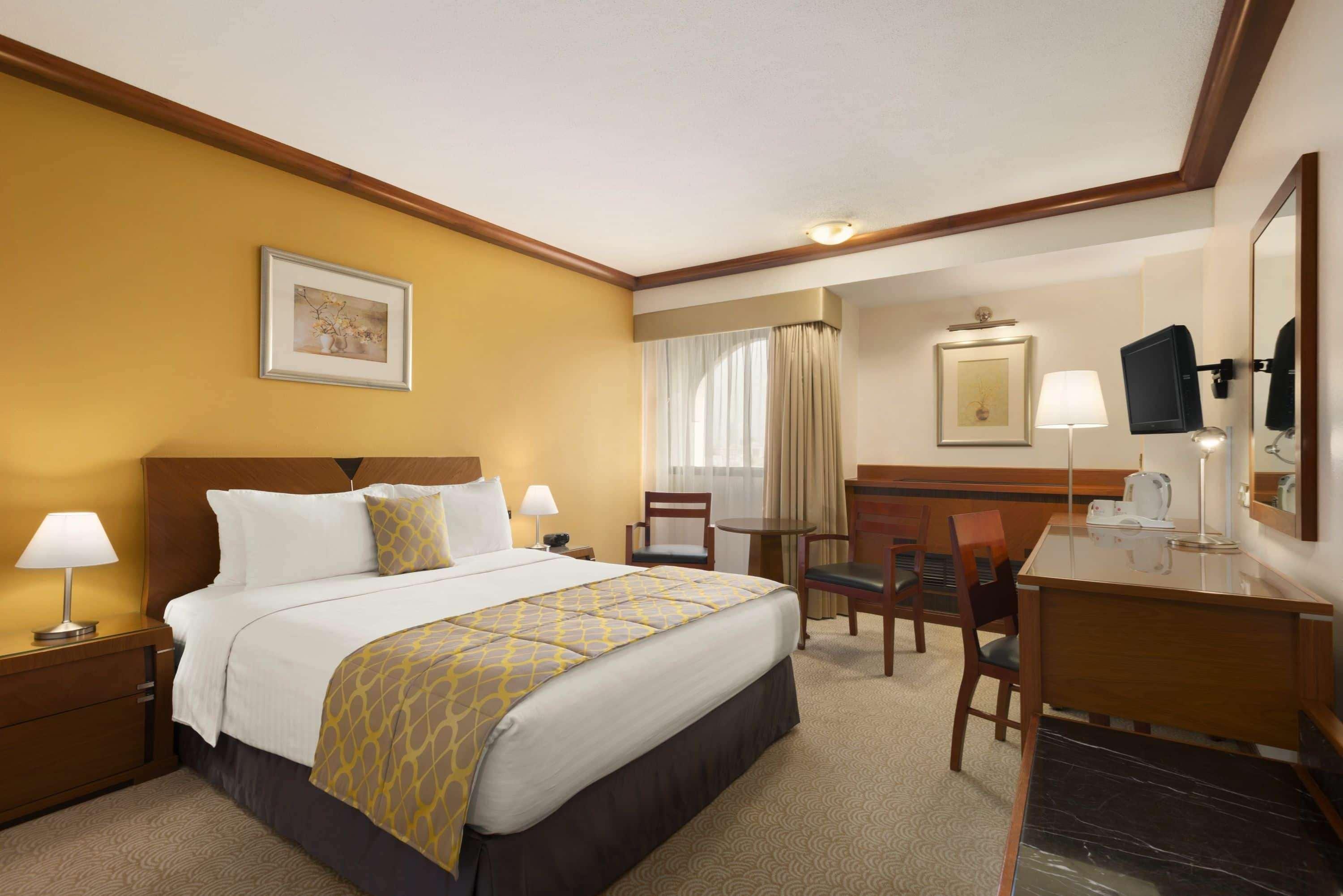 Ramada By Wyndham Bahrain Hotel Manama Exterior photo