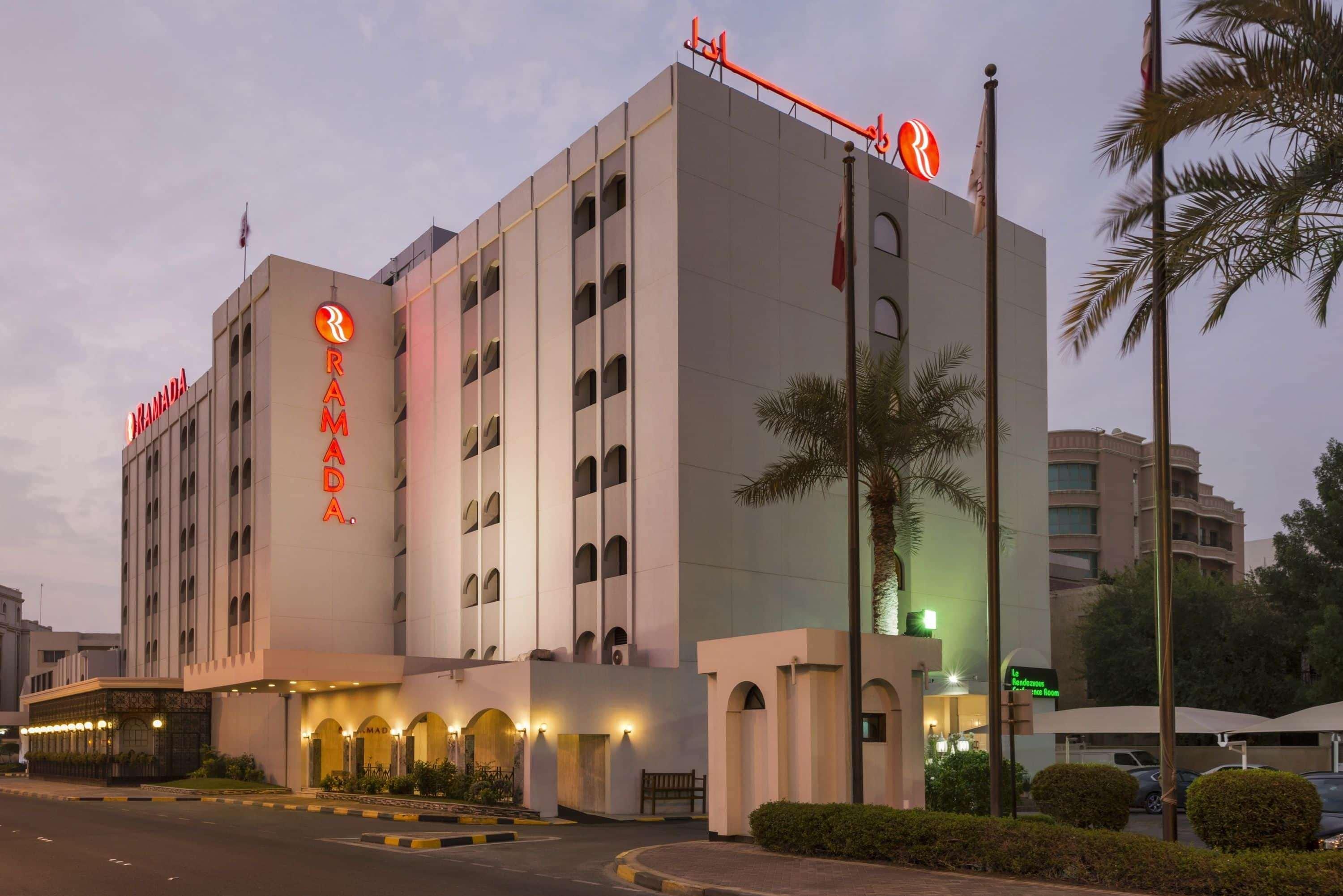 Ramada By Wyndham Bahrain Hotel Manama Exterior photo