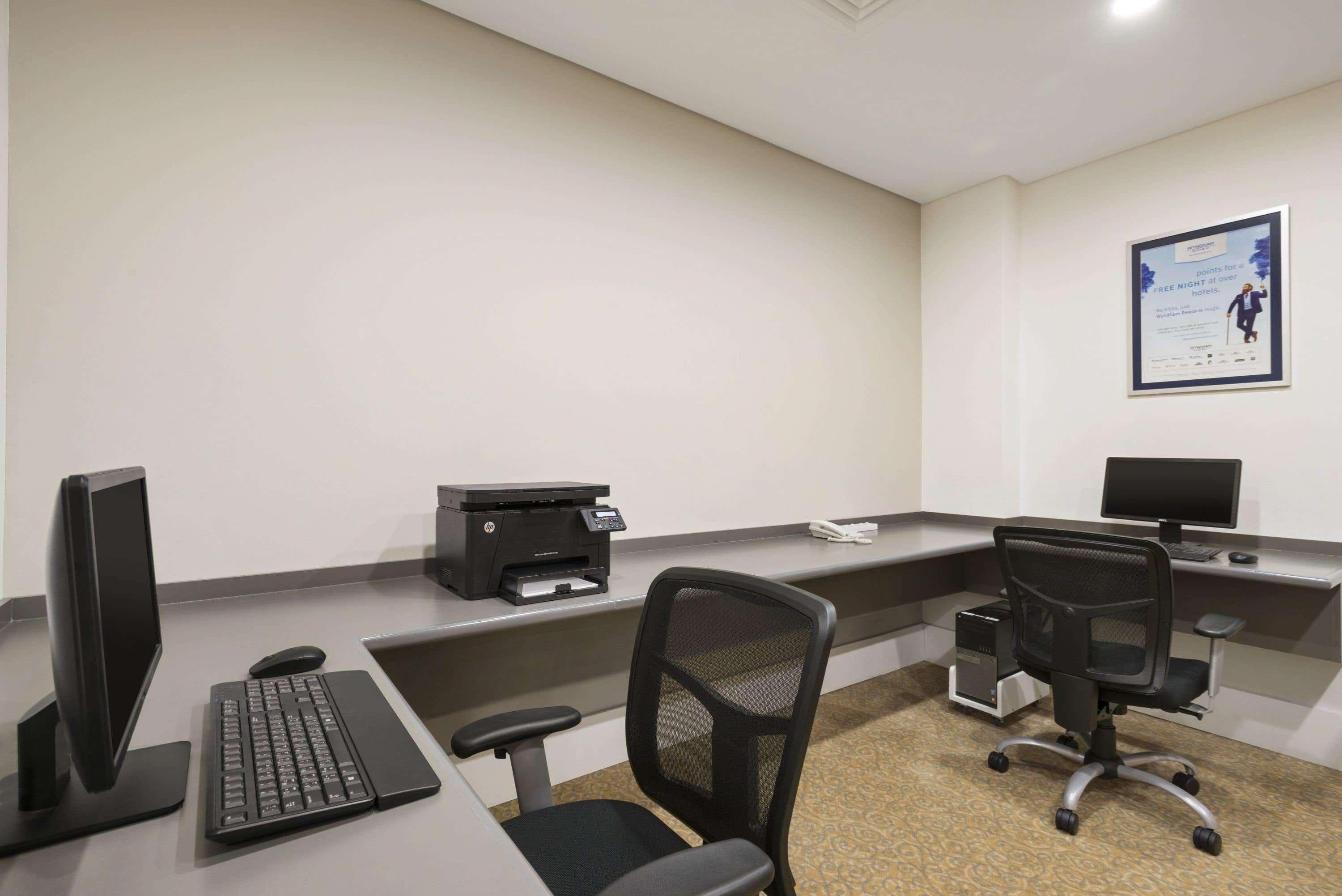 Ramada By Wyndham Bahrain Hotel Manama Exterior photo