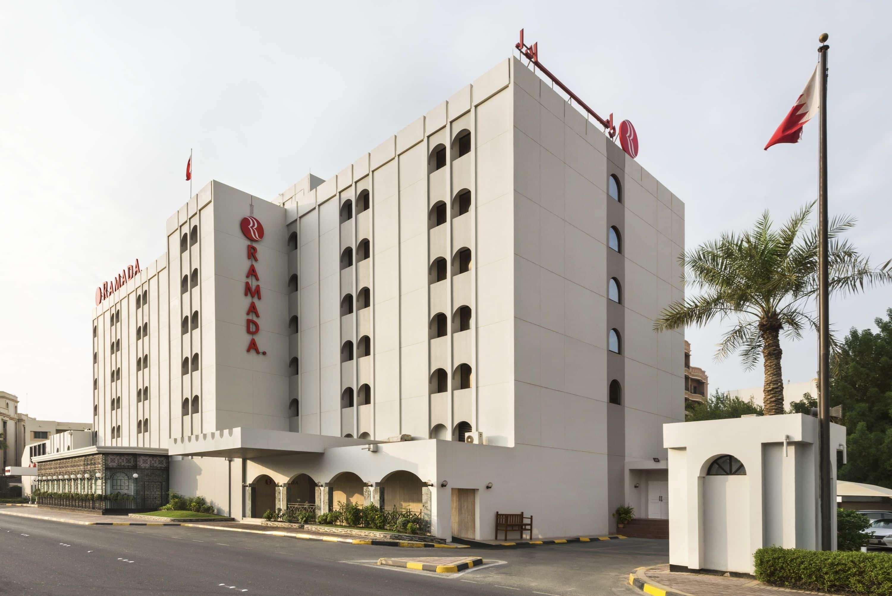 Ramada By Wyndham Bahrain Hotel Manama Exterior photo