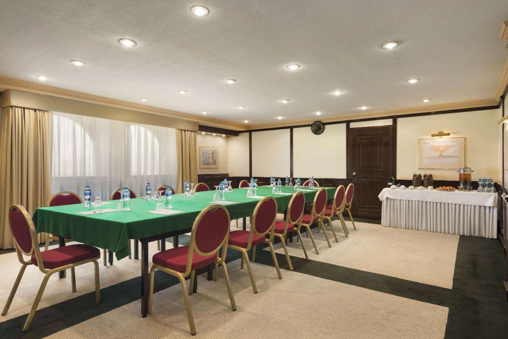 Ramada By Wyndham Bahrain Hotel Manama Exterior photo