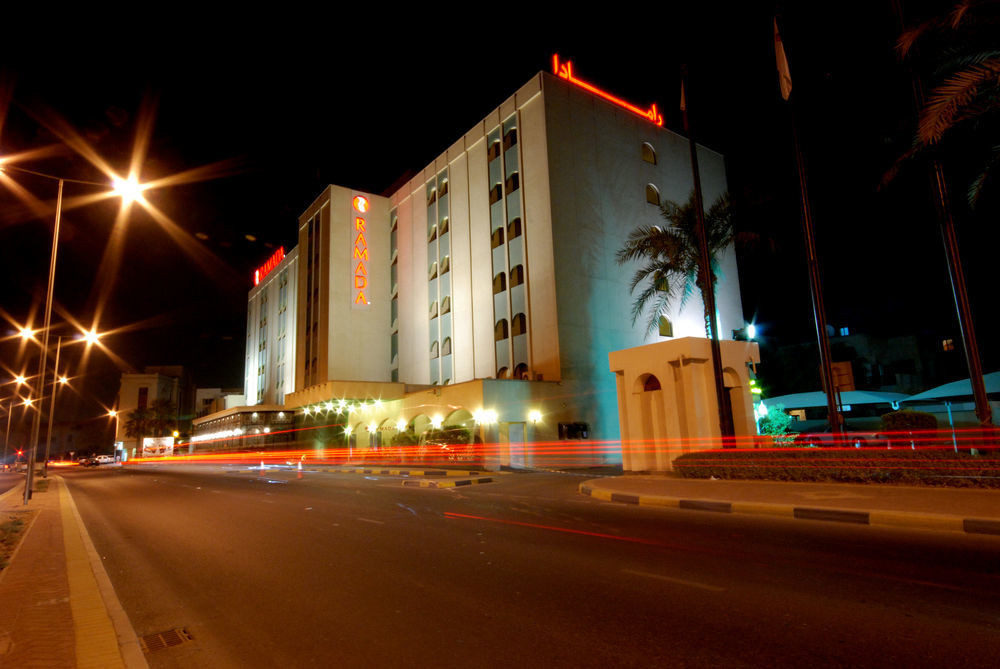 Ramada By Wyndham Bahrain Hotel Manama Exterior photo