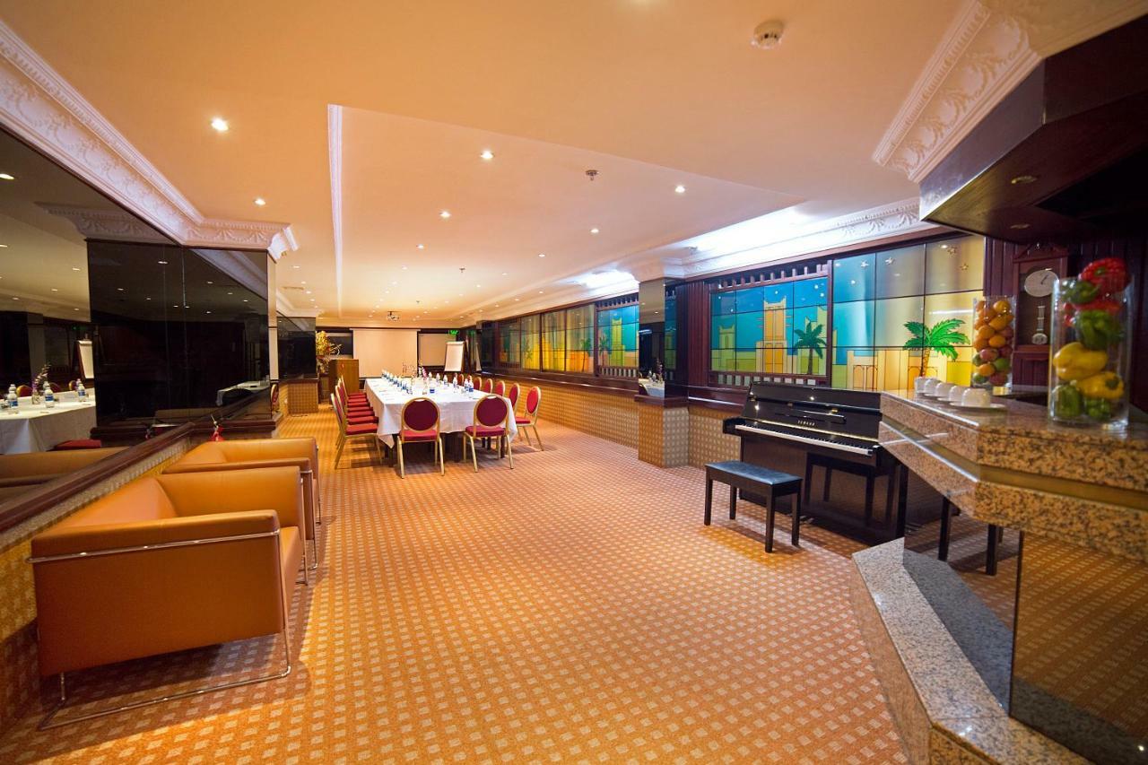 Ramada By Wyndham Bahrain Hotel Manama Exterior photo