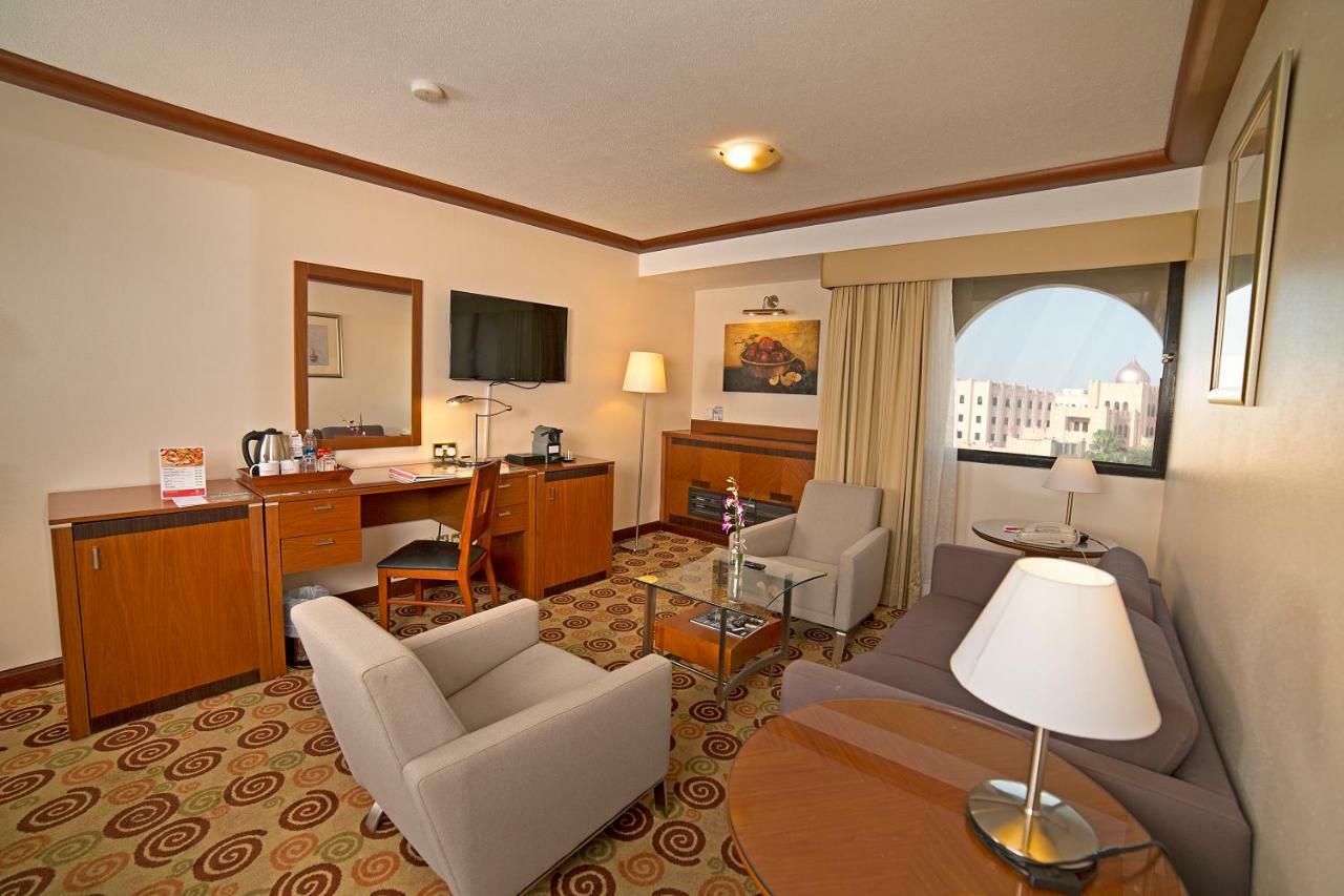 Ramada By Wyndham Bahrain Hotel Manama Exterior photo
