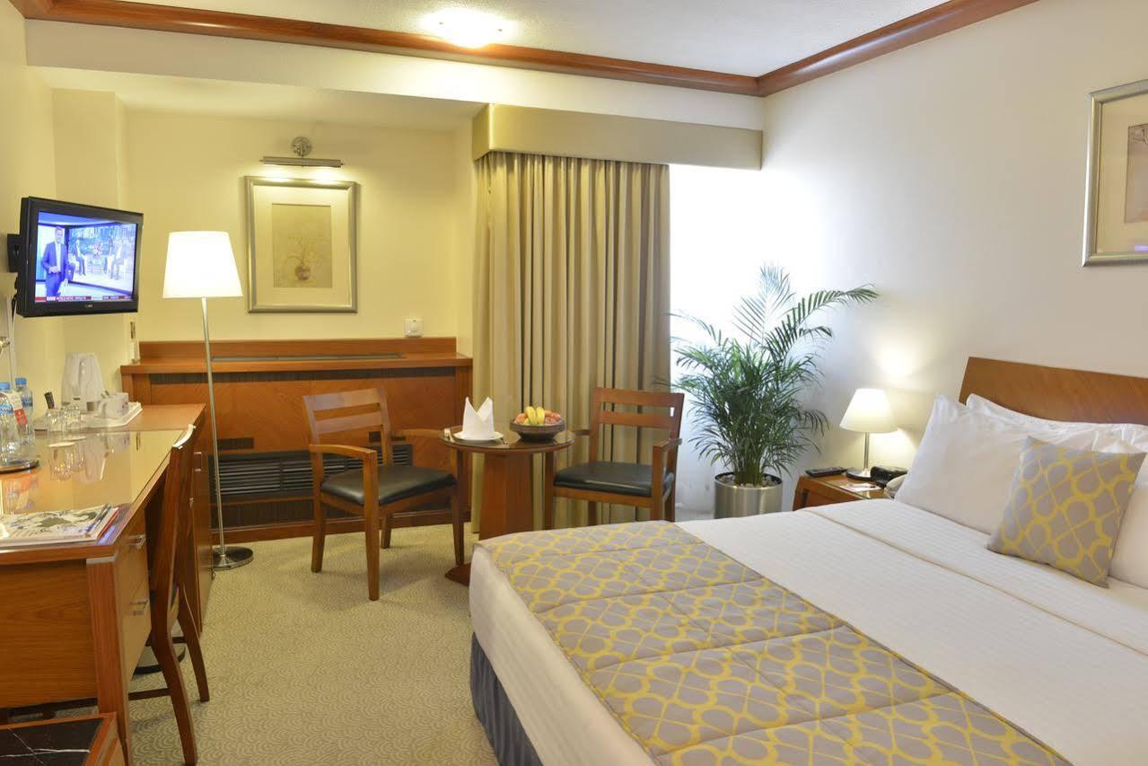 Ramada By Wyndham Bahrain Hotel Manama Exterior photo