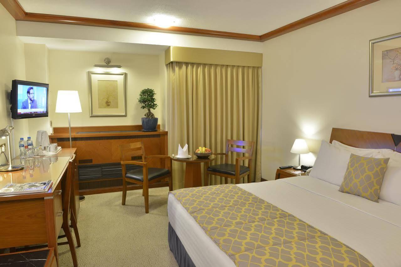 Ramada By Wyndham Bahrain Hotel Manama Exterior photo